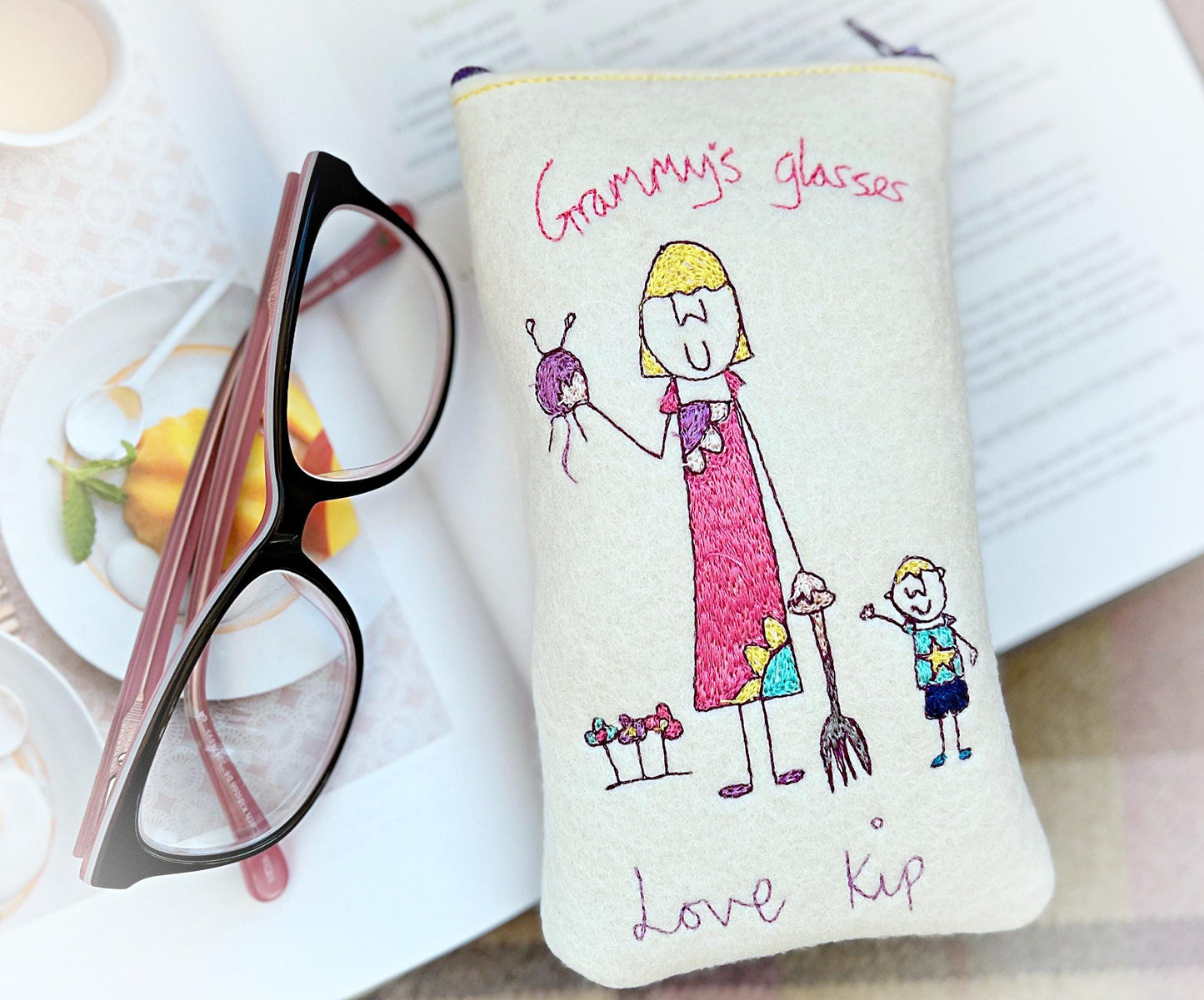 Granny's Glasses: Personalised, Embroidered Felt Glasses Case. Gift for Grandma